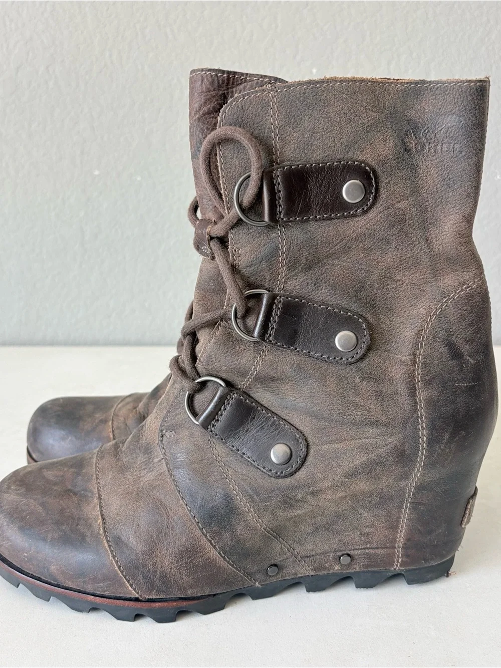 Sorel Joan of Arctic Leather Ankle Boots Waterproof Wedge Lace Up Women’s Size 9